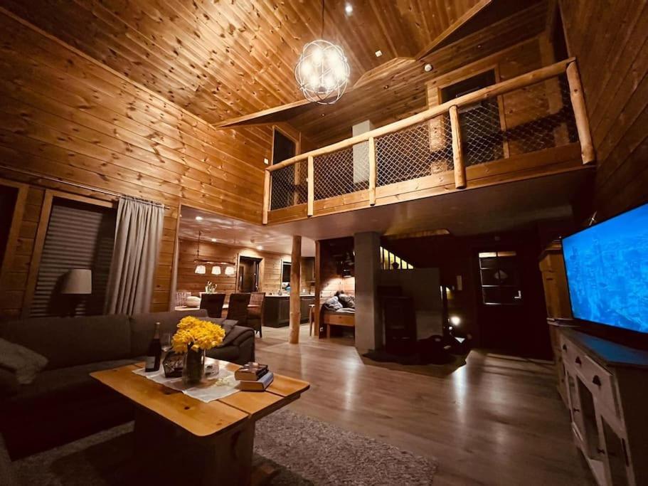 Cabin In Beautiful Surroundings At Harpefossen Nordfjordeid Zewnętrze zdjęcie
